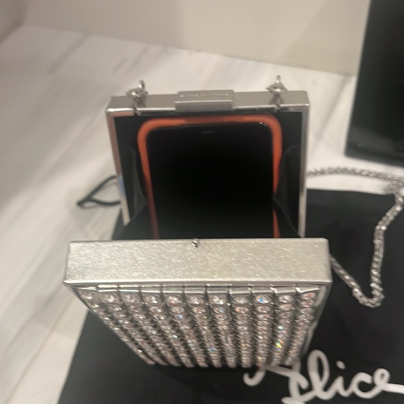 ALICE & OLIVIA stunning, silver rhinestone clutch or crossbody purse-LIKE NEW! - Picture 6 of 10